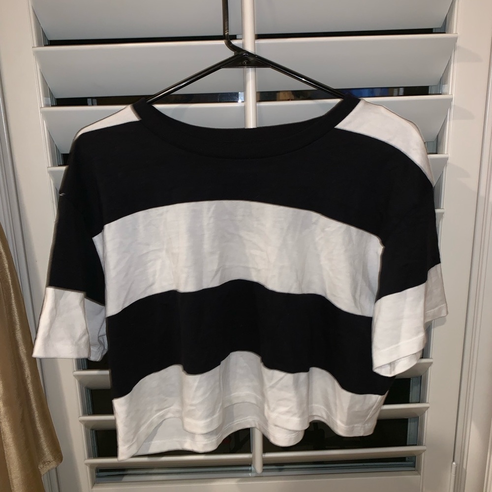 HOLLISTER CROP TOP